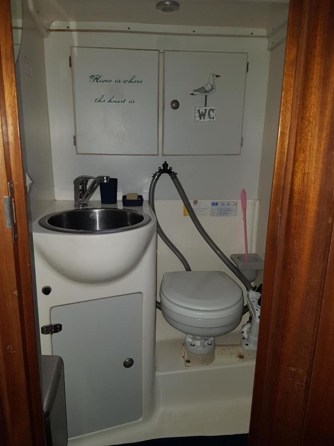Séjour insolite voilier Mori Ora Moorea Exterior foto